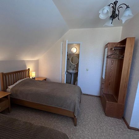 Radi Hotel Brocēni Kültér fotó