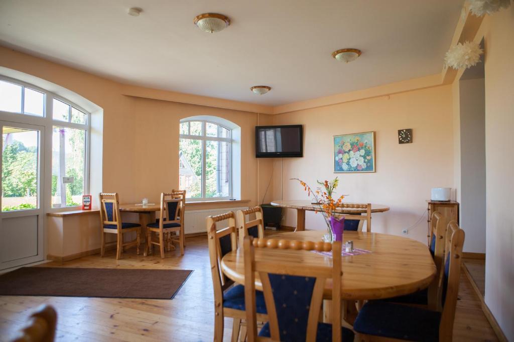 Radi Hotel Brocēni Kültér fotó